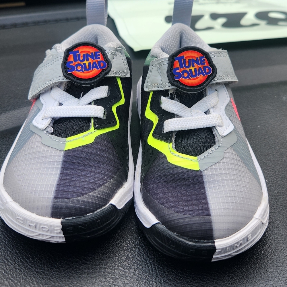 Nike LeBron Xviii 5c